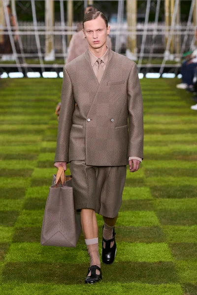 Look 53